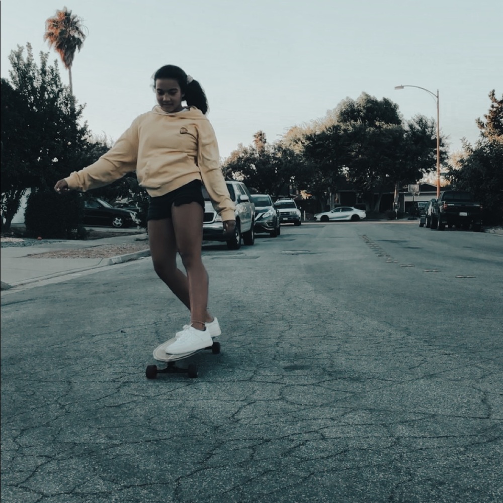 Meet your Posher, Ela